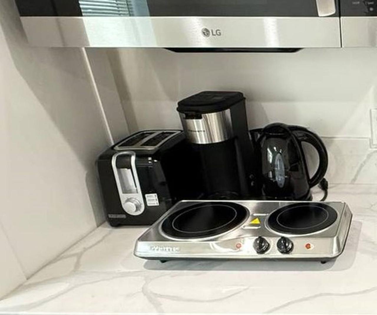 Modern Stylish &cozy Ieft Unit *